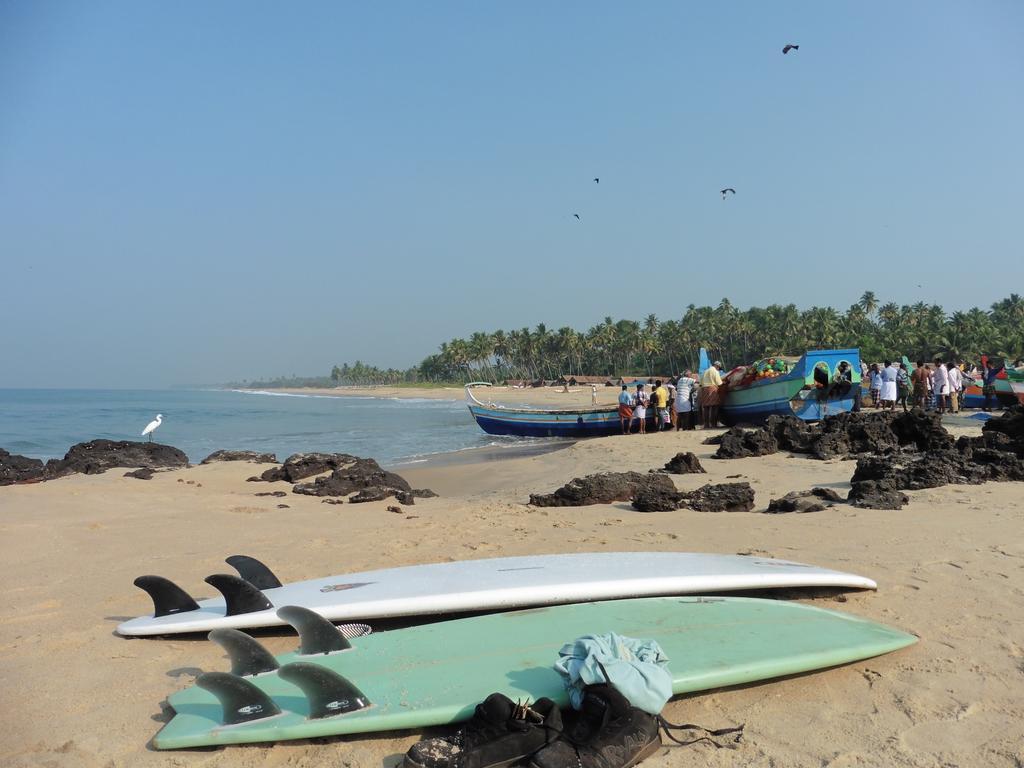 Mk Gardens Surf & Yoga House Hotel Varkala Eksteriør billede