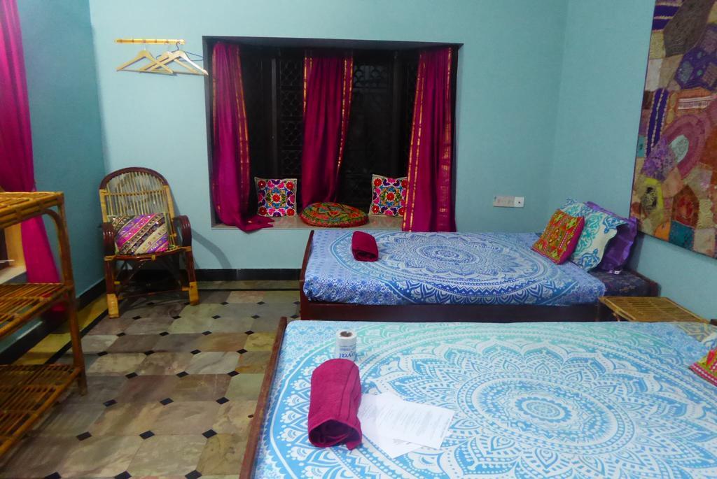 Mk Gardens Surf & Yoga House Hotel Varkala Eksteriør billede