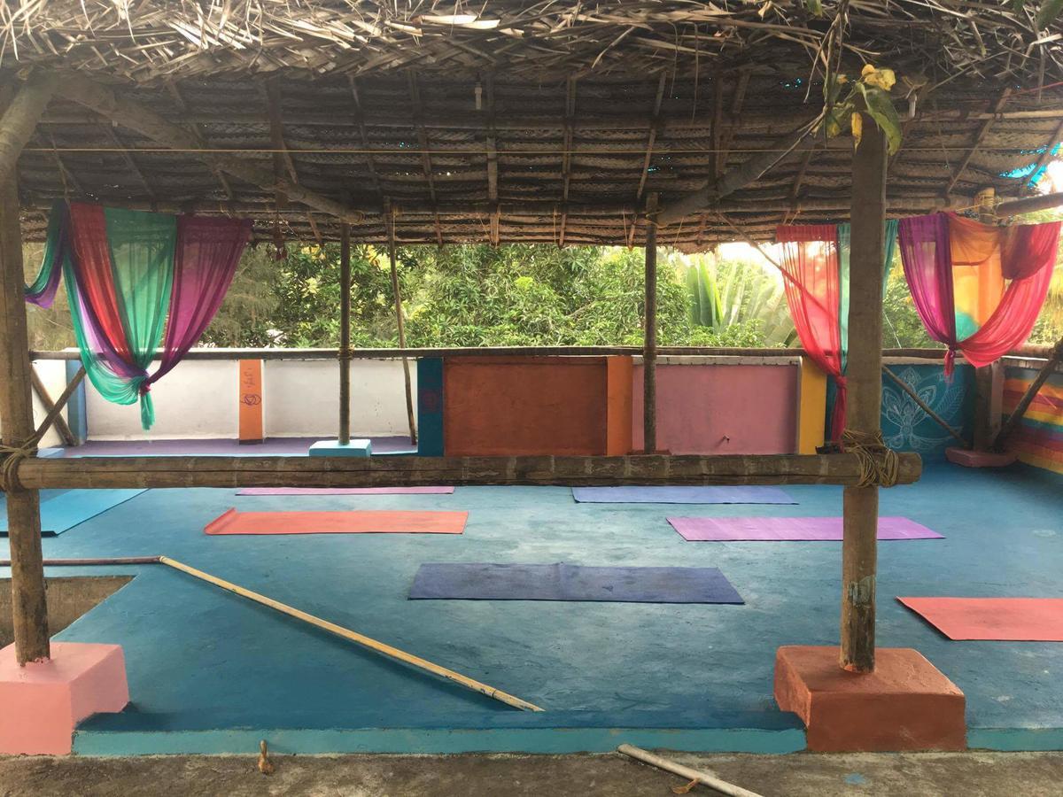 Mk Gardens Surf & Yoga House Hotel Varkala Eksteriør billede
